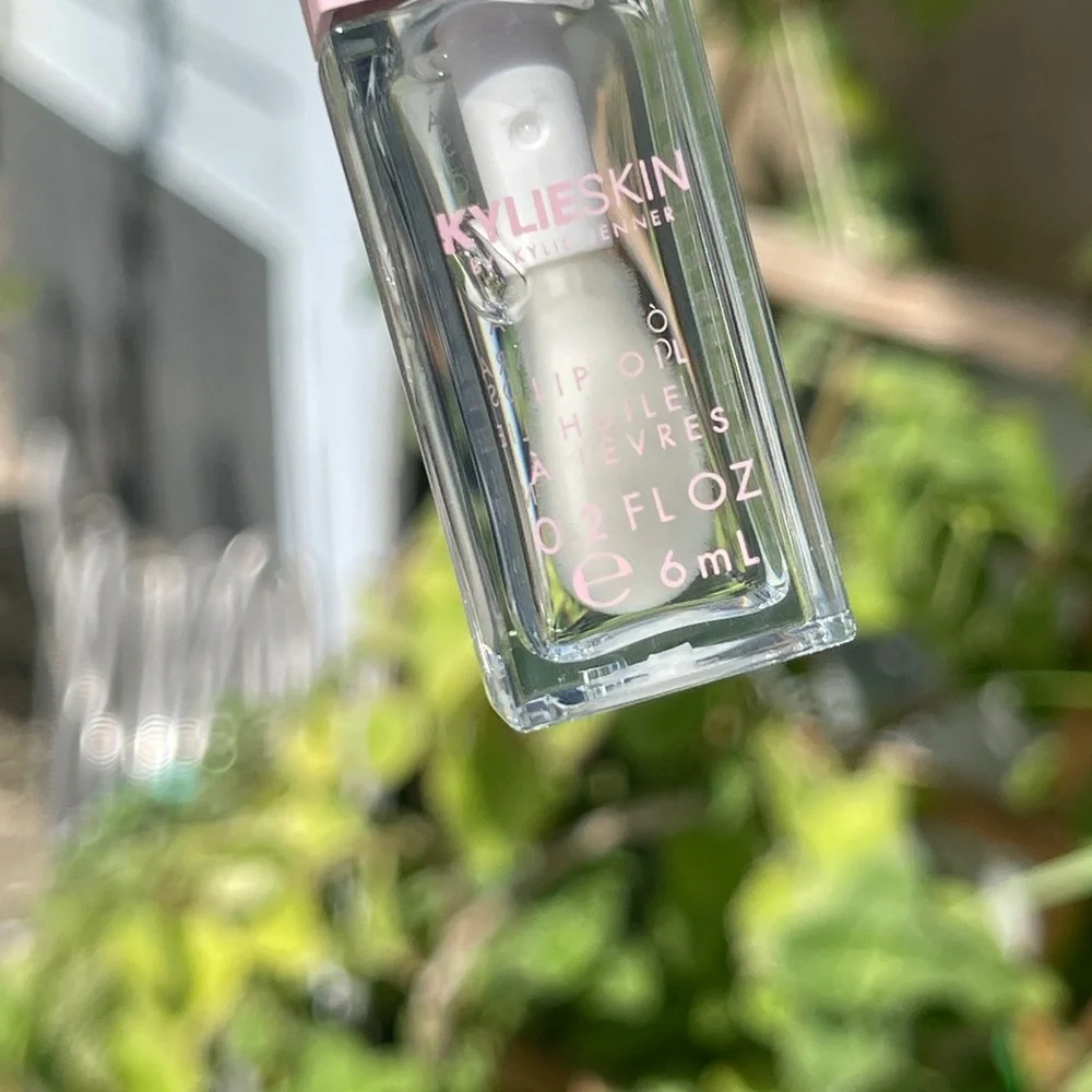 KYLIE COSMETICS Lip Oil In Coconut Clear